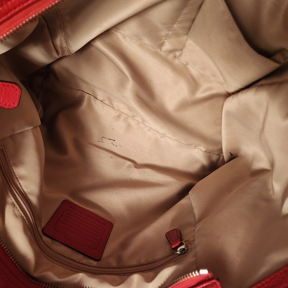 Roomy Coach Park Leather ❤️ Red ❤️ Carrie Tote in excellent condition - Picture 9 of 9